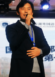 北外附属龙游湖外国语学校闫建峰